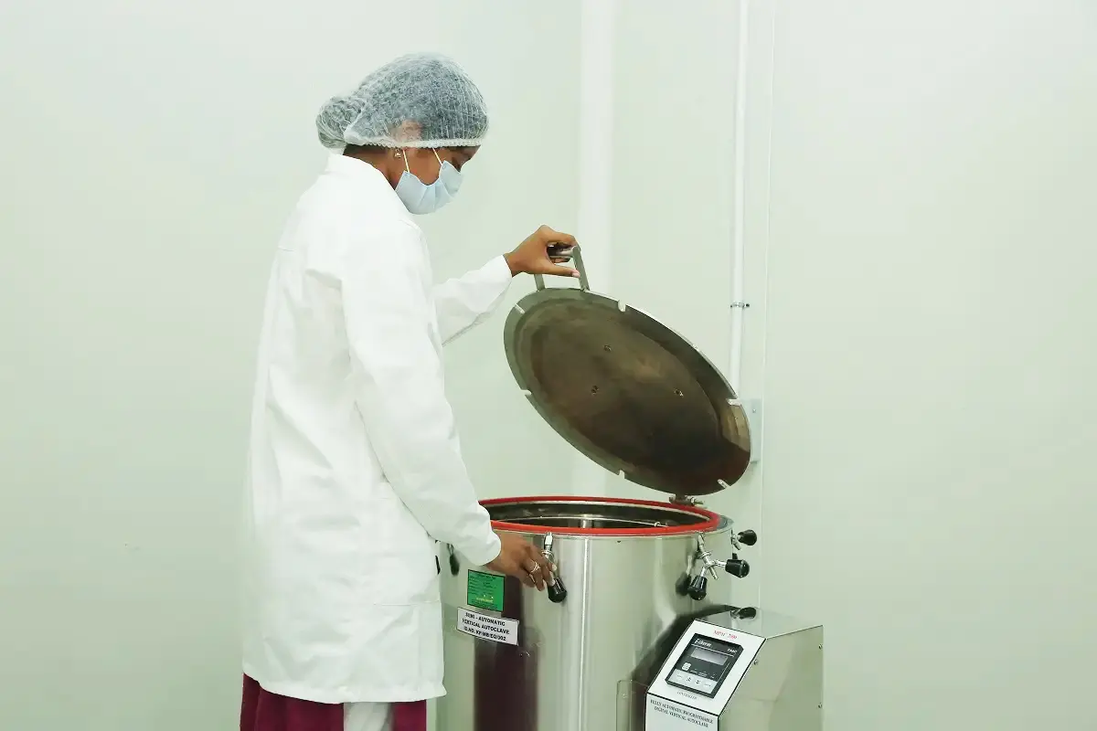 Pharmaceutical formulation mixing machinery